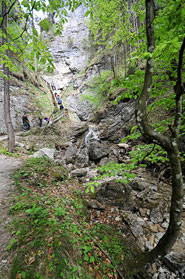 Impressionen vom Burnout-Seminar: Begehung und Meditation Strowolln-Schlucht in St. Martin bei Lofer - Seminar mit Kai Romhardt <span>© Foto Walter, Grieskirchen</span>