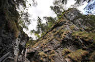 Impressionen vom Burnout-Seminar: Begehung und Meditation Strowolln-Schlucht in St. Martin bei Lofer - Seminar mit Kai Romhardt <span>© Foto Walter, Grieskirchen</span>